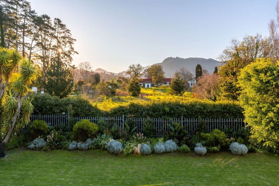 7 Bedroom Property for Sale in Constantia Western Cape